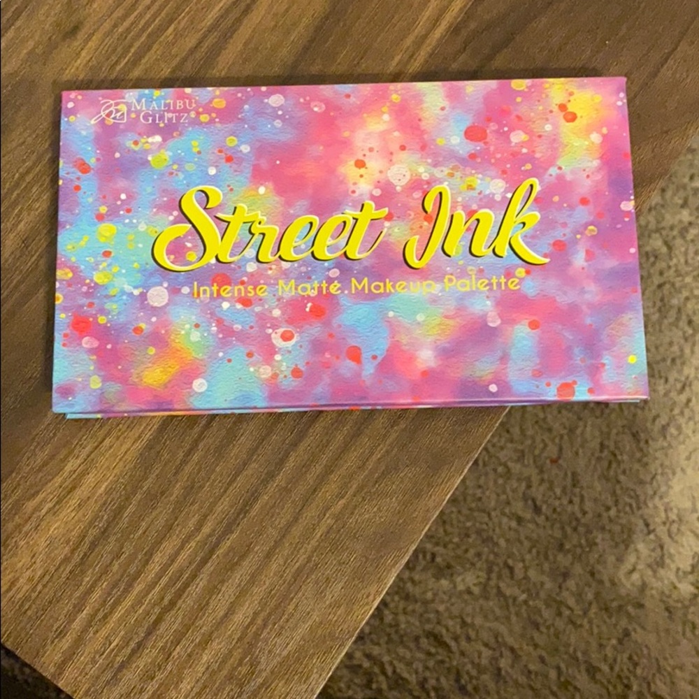 Street Inc. makeup pallet